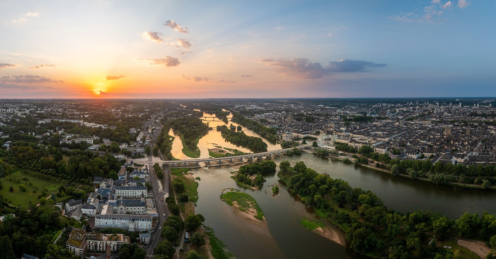 Photographies aériennes par drone à Tours et sa région